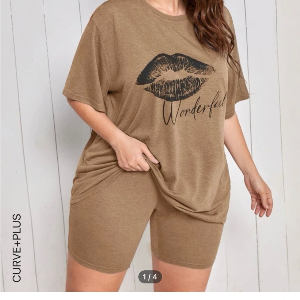 SHEIN Plus 1x lip print & biker shorts pj set
